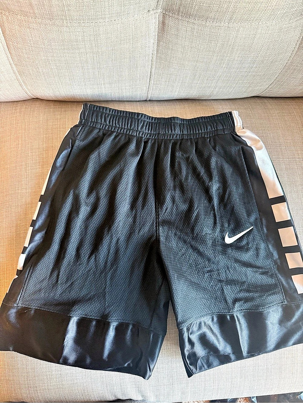 Nike Kids Basketball Shorts Black & White Medium